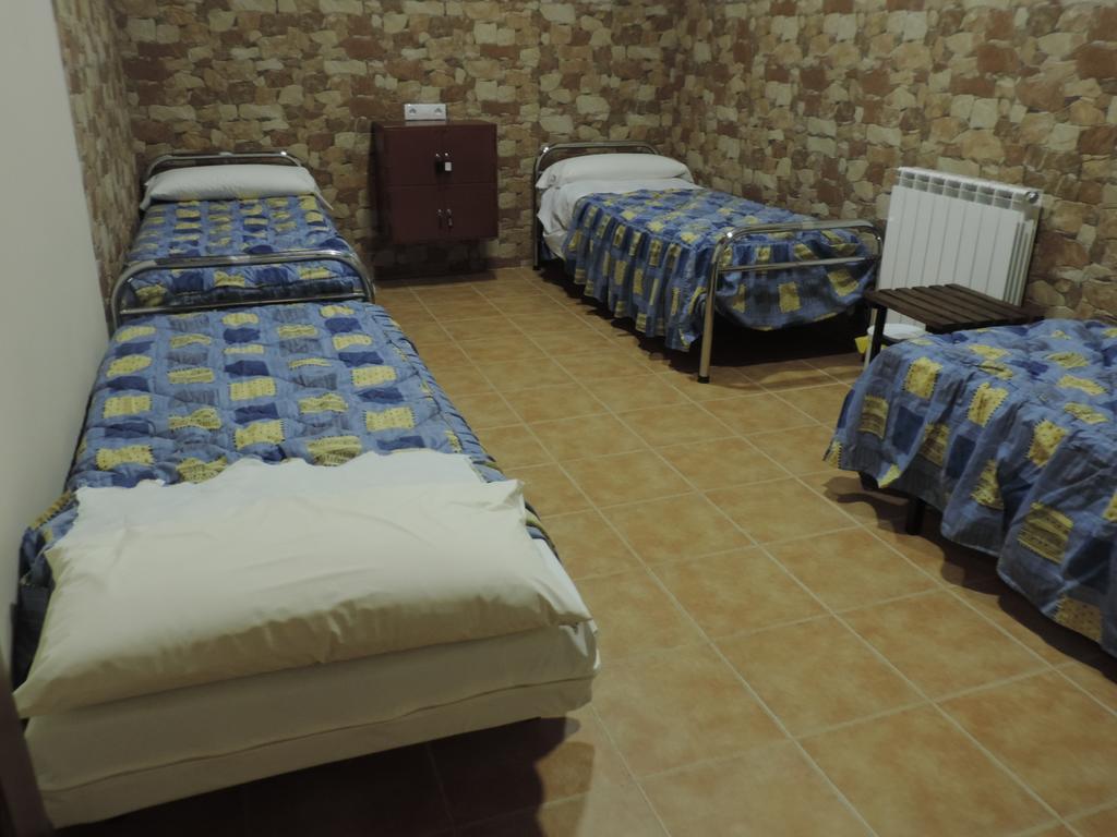 Albergue Santo Tomas De Canterbury Леон Экстерьер фото